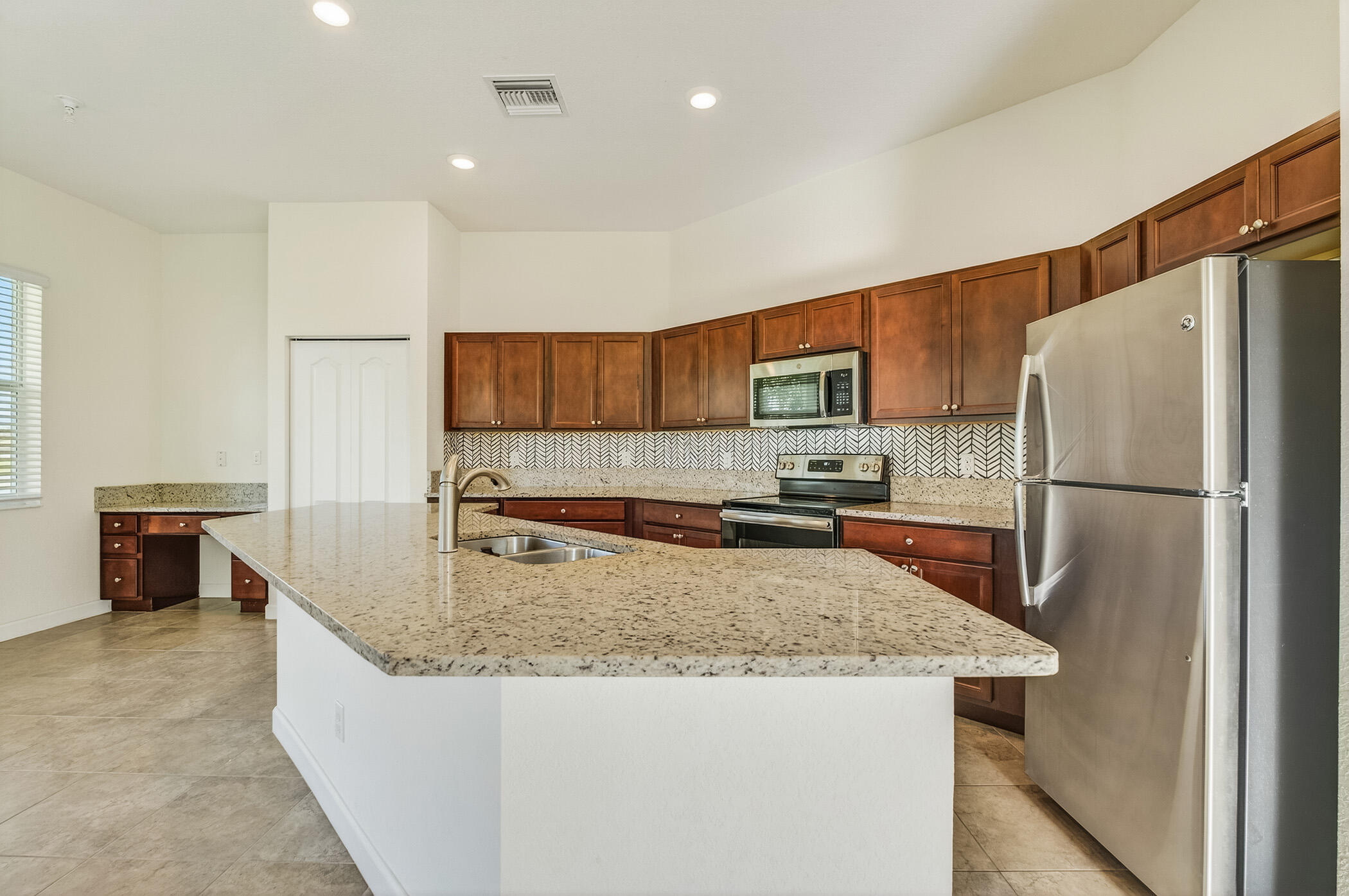 1769 Berkshire Circle SW