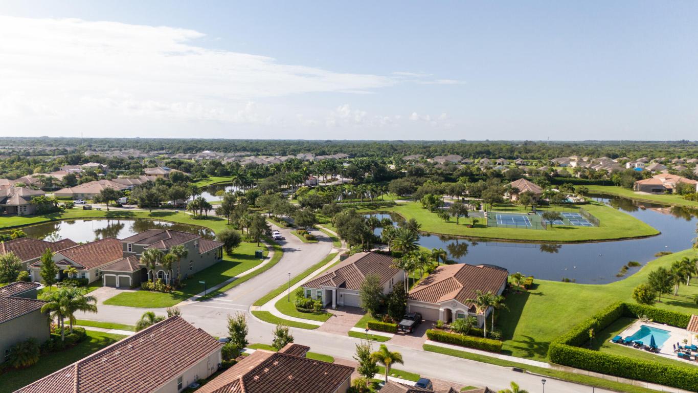 1769 Berkshire Circle SW