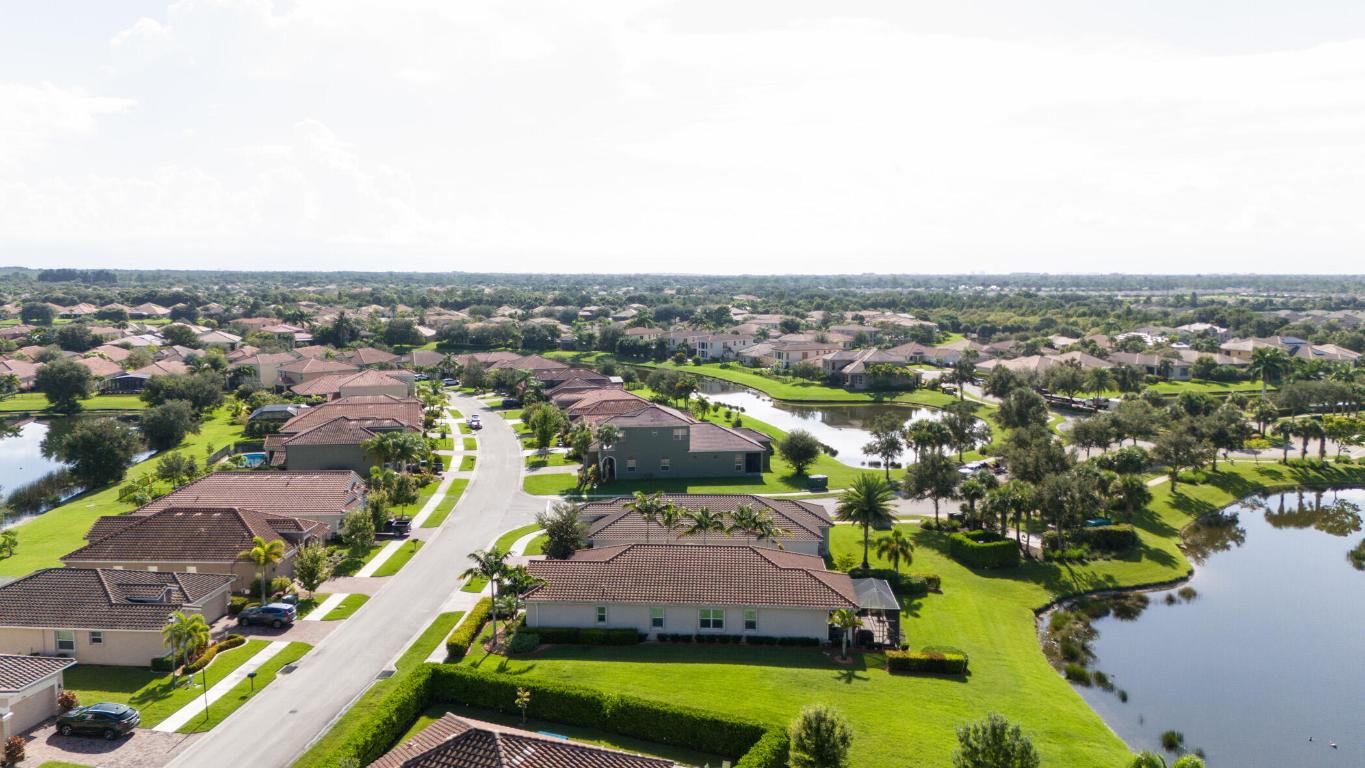 1769 Berkshire Circle SW