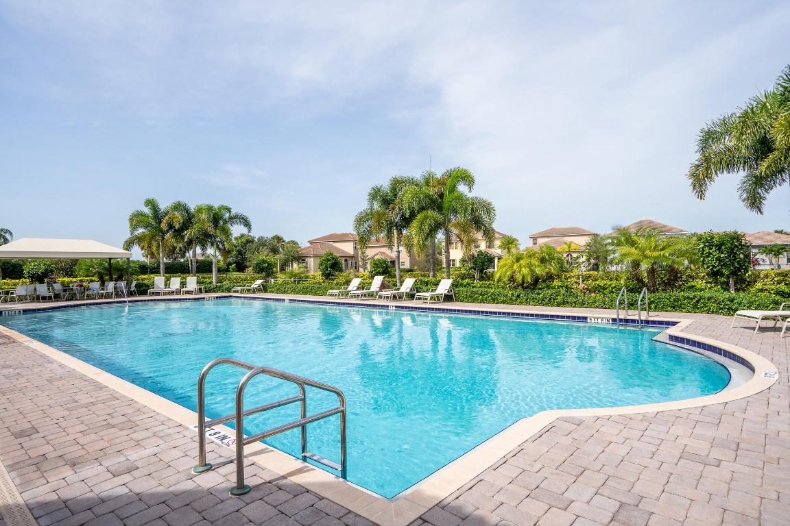 1769 Berkshire Circle SW