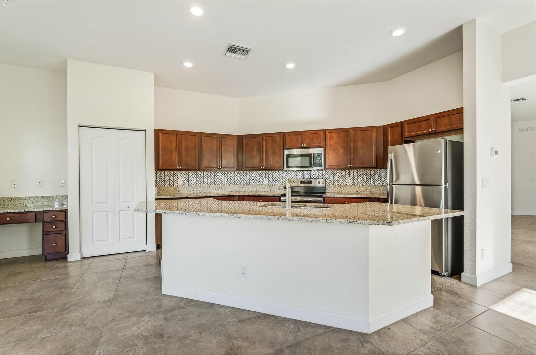 1769 Berkshire Circle SW