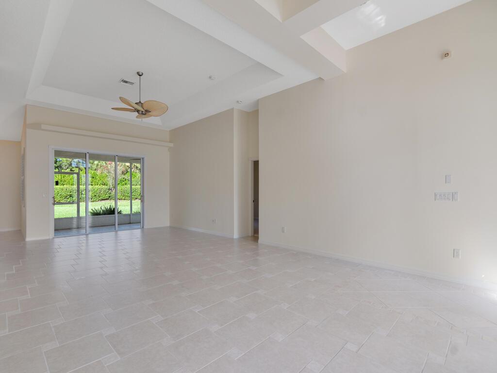 305 Bourdeaux Drive SW