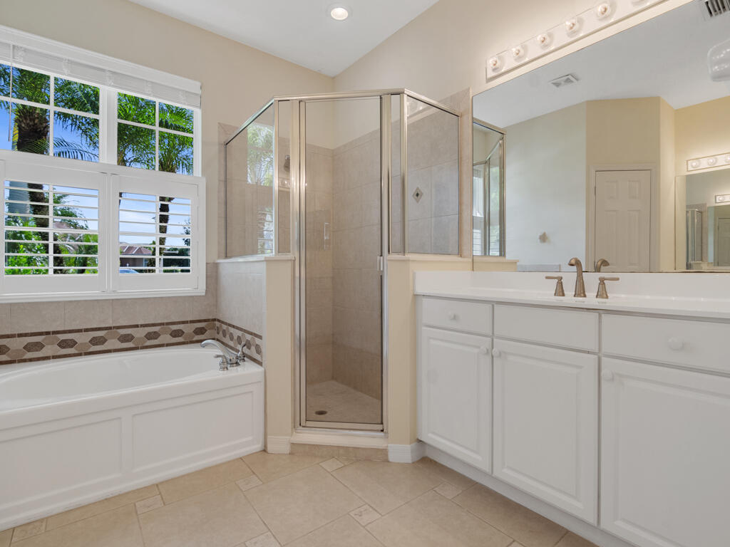 305 Bourdeaux Drive SW