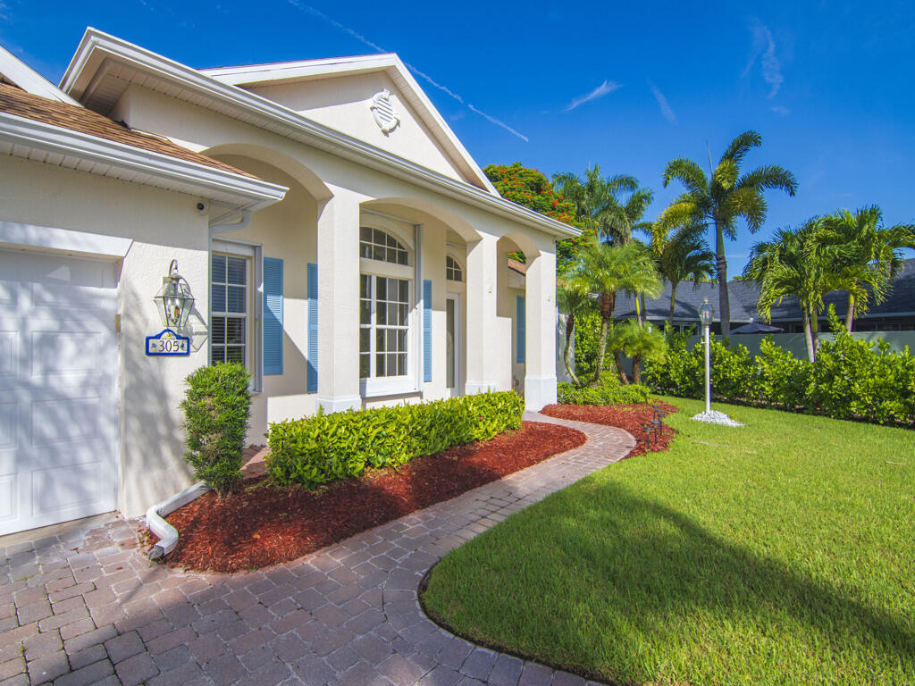 305 Bourdeaux Drive SW
