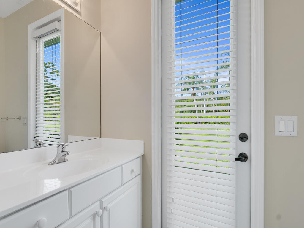 305 Bourdeaux Drive SW