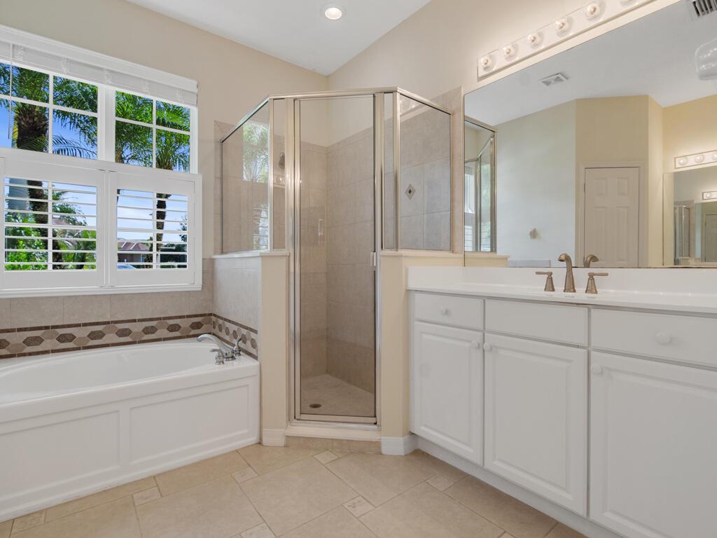 305 Bourdeaux Drive SW