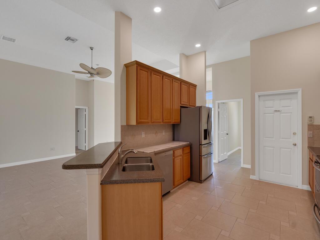 305 Bourdeaux Drive SW