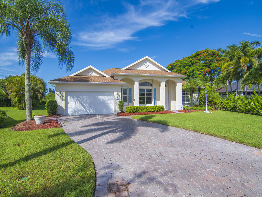 305 Bourdeaux Drive SW