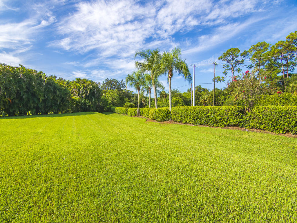 305 Bourdeaux Drive SW