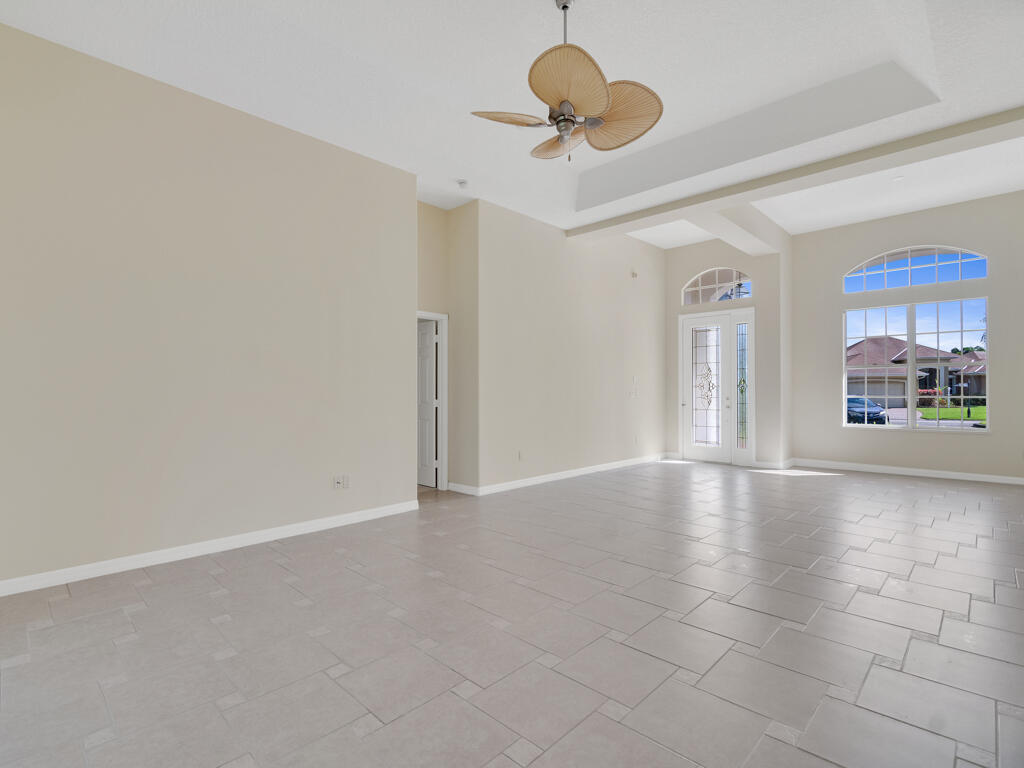 305 Bourdeaux Drive SW