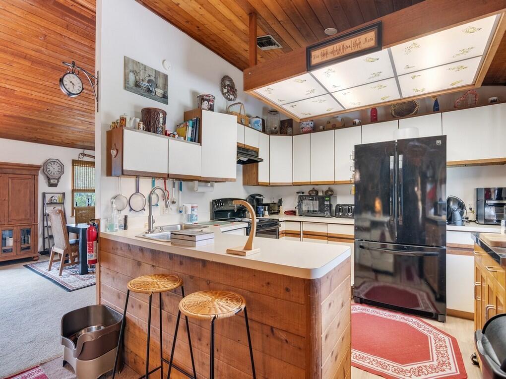 5675 Sunshine Avenue