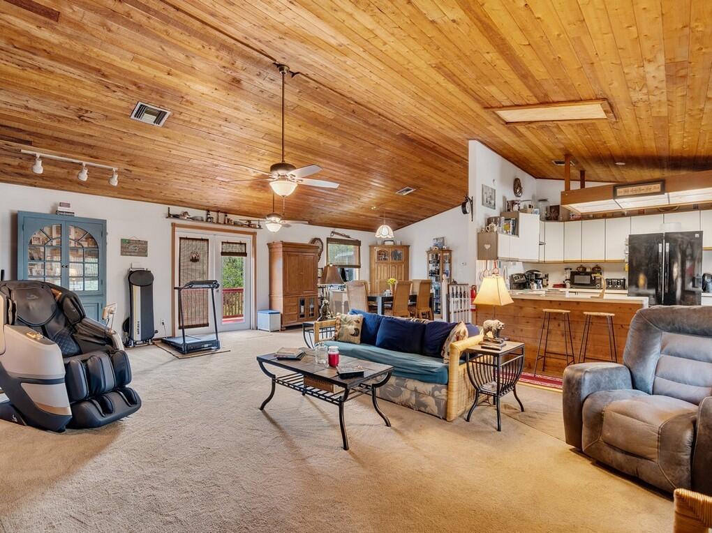 5675 Sunshine Avenue