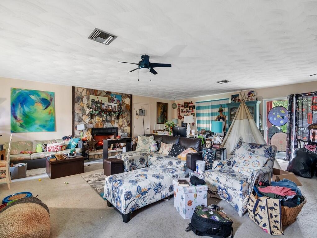 5675 Sunshine Avenue