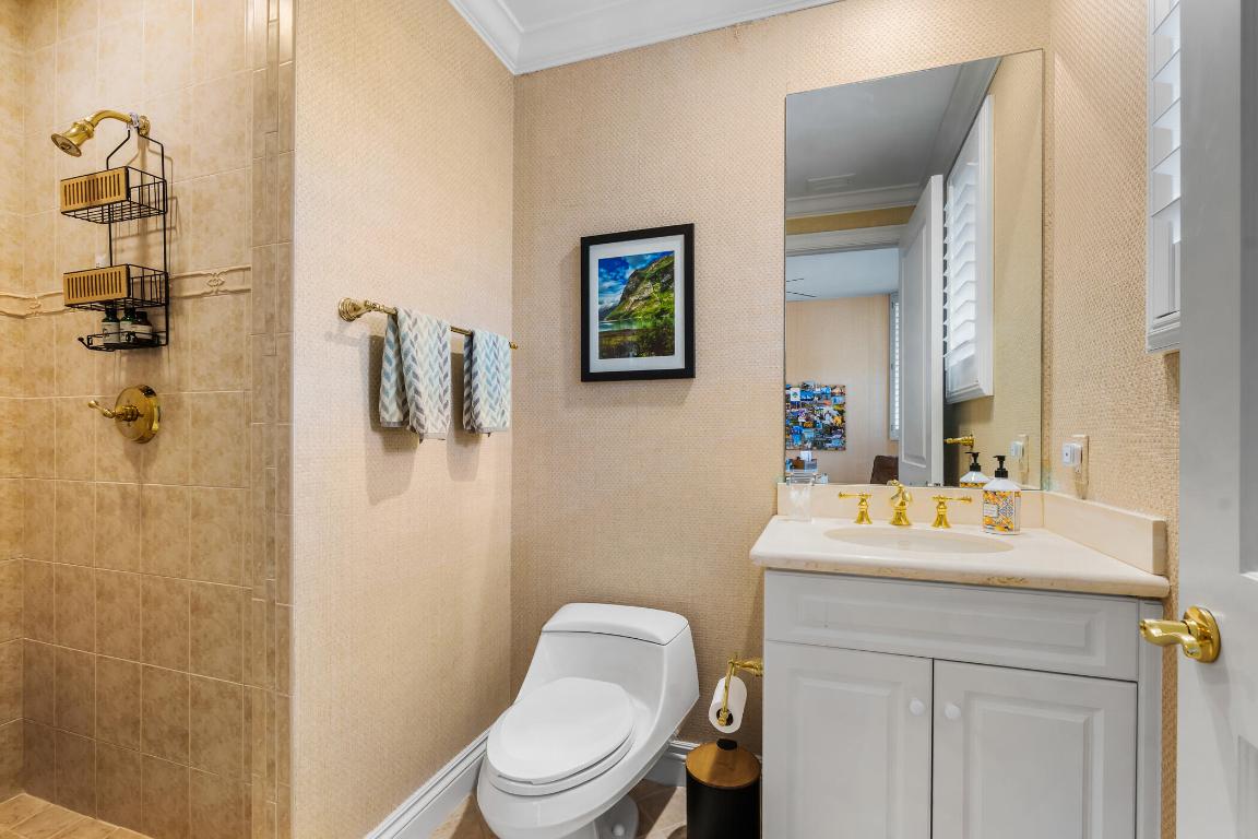 601 N Swim Club Drive 3