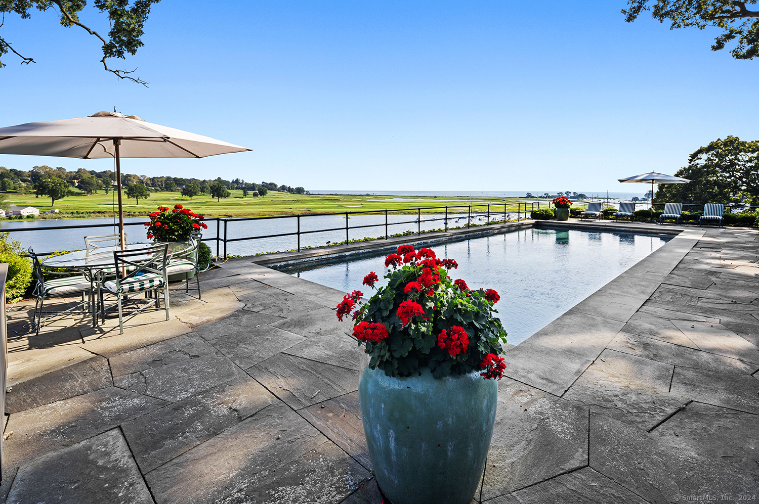 385 Harbor Road
