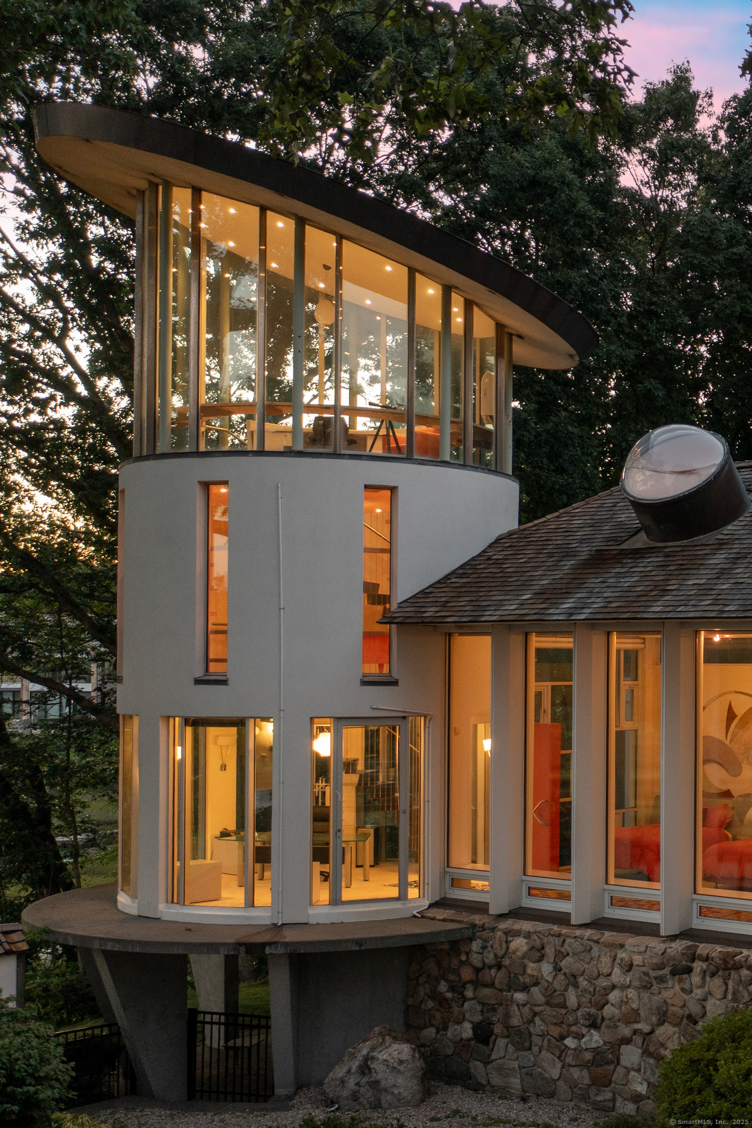 11 Beachside Common