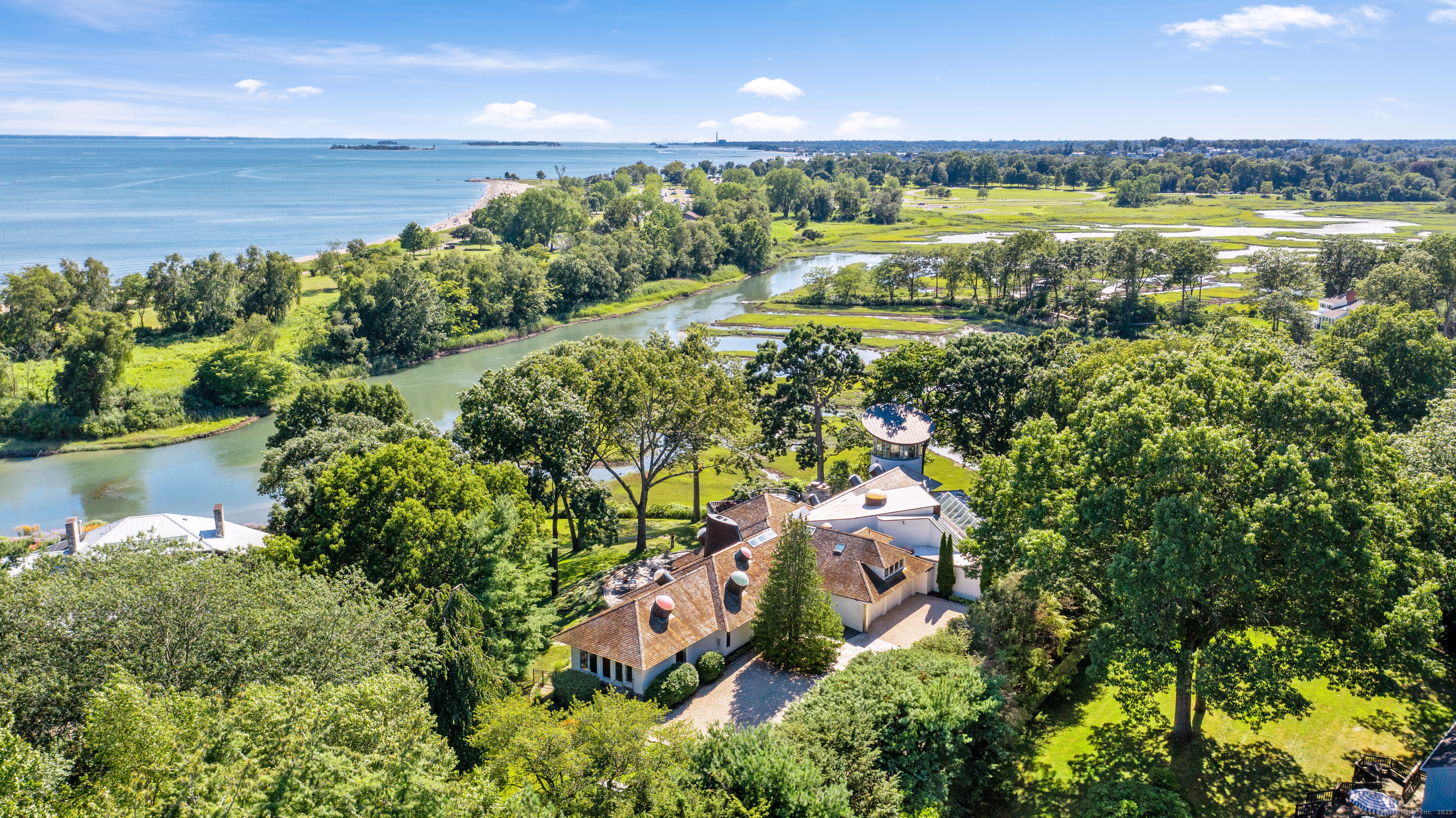 11 Beachside Common