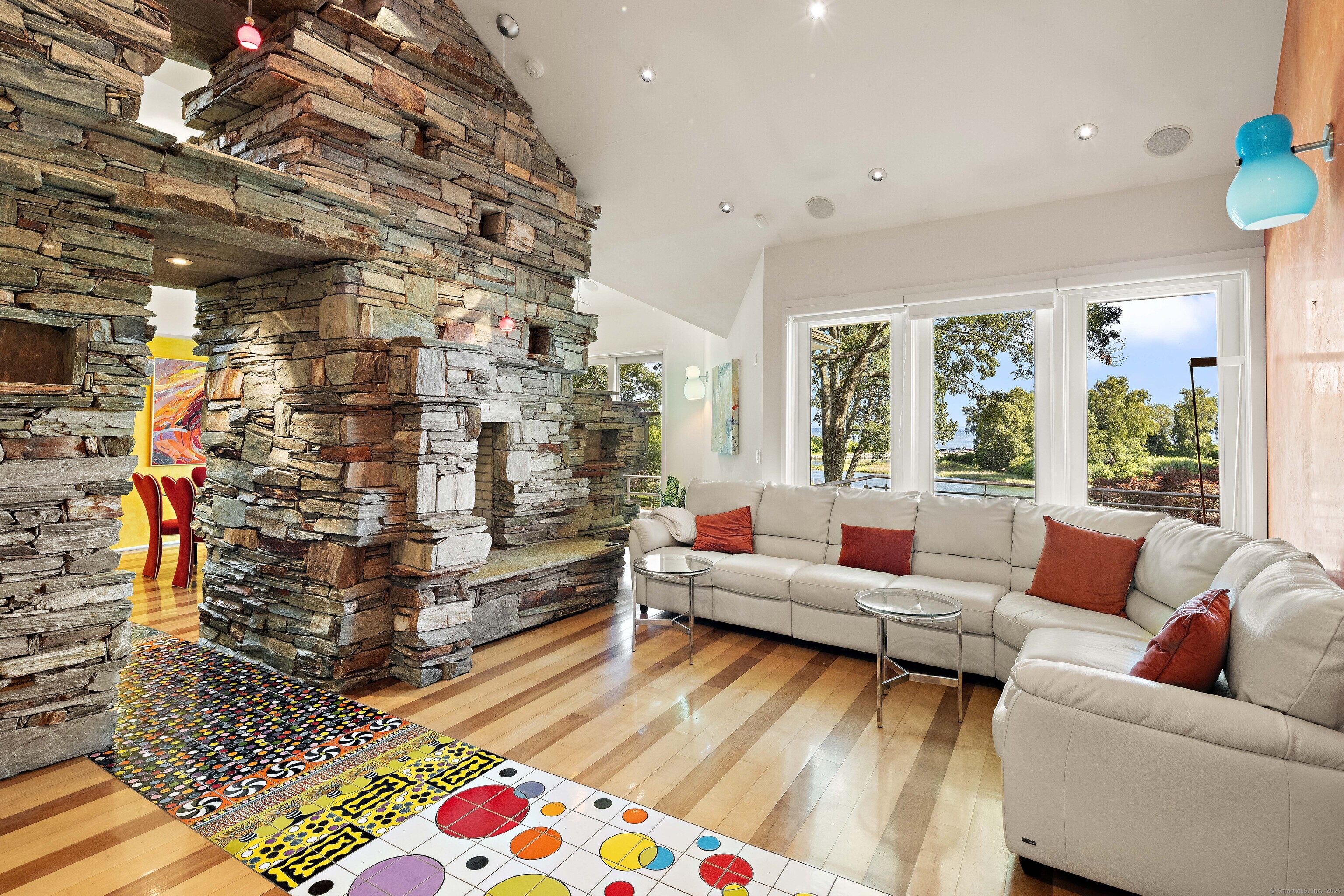 11 Beachside Common