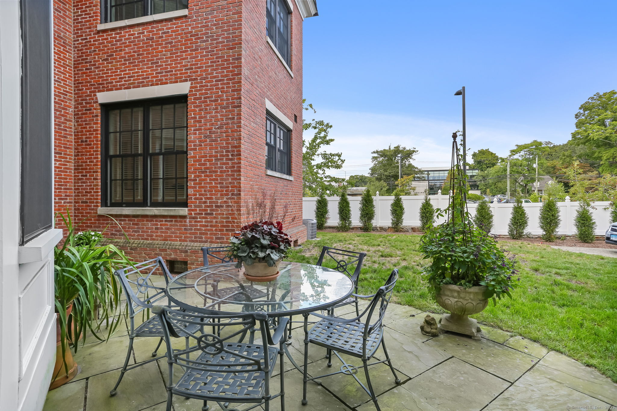 2 Elmwood Drive 2