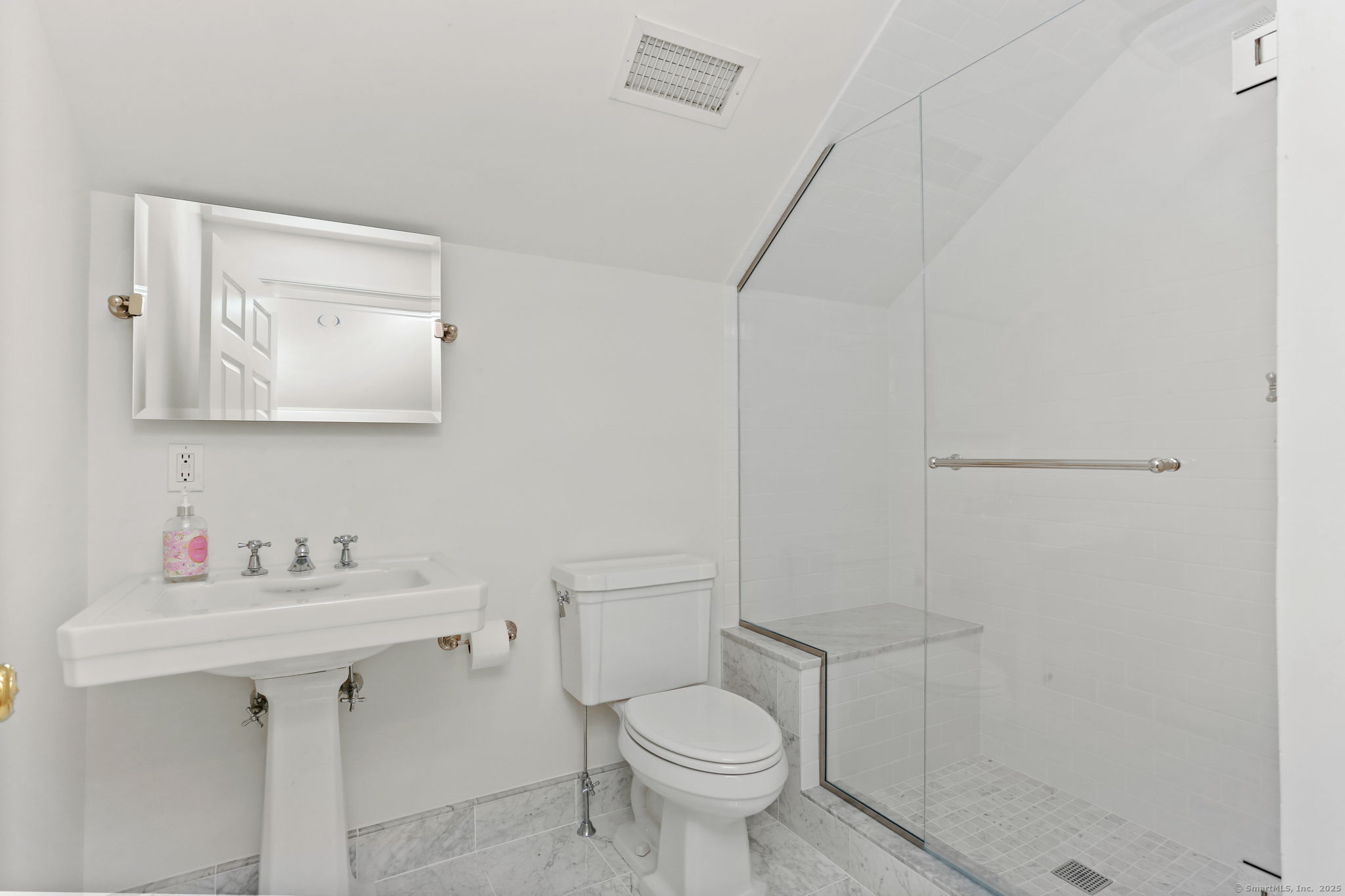 2 Elmwood Drive 2