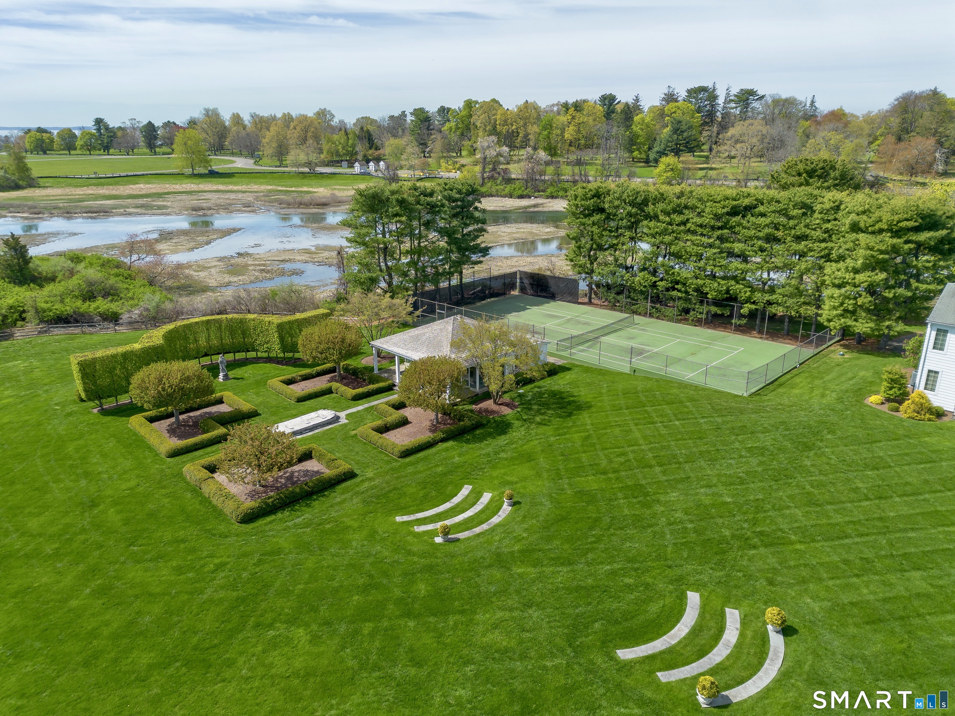 4 Sherwood Island Lane