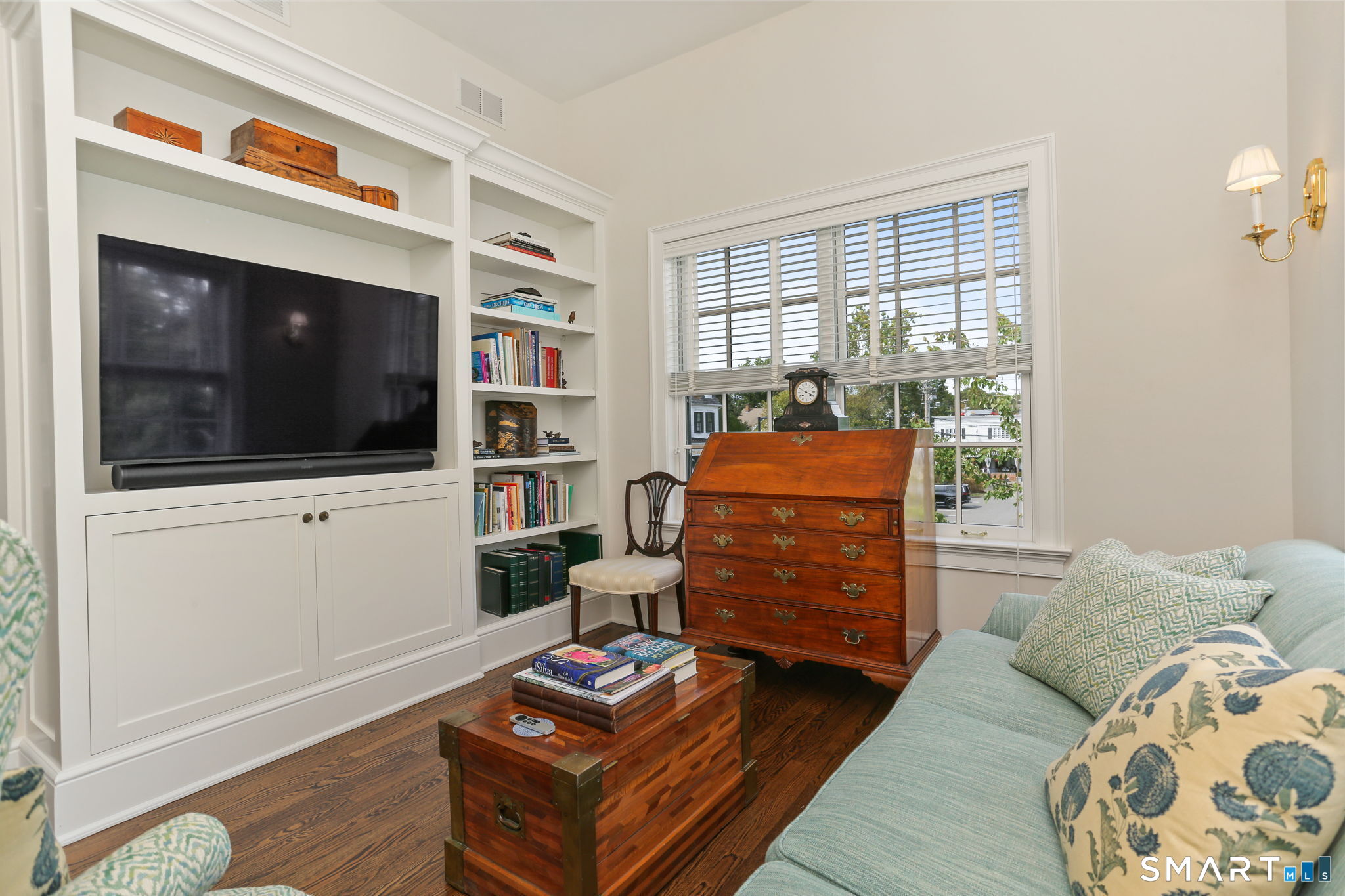 2 Elmwood Drive Unit: 2