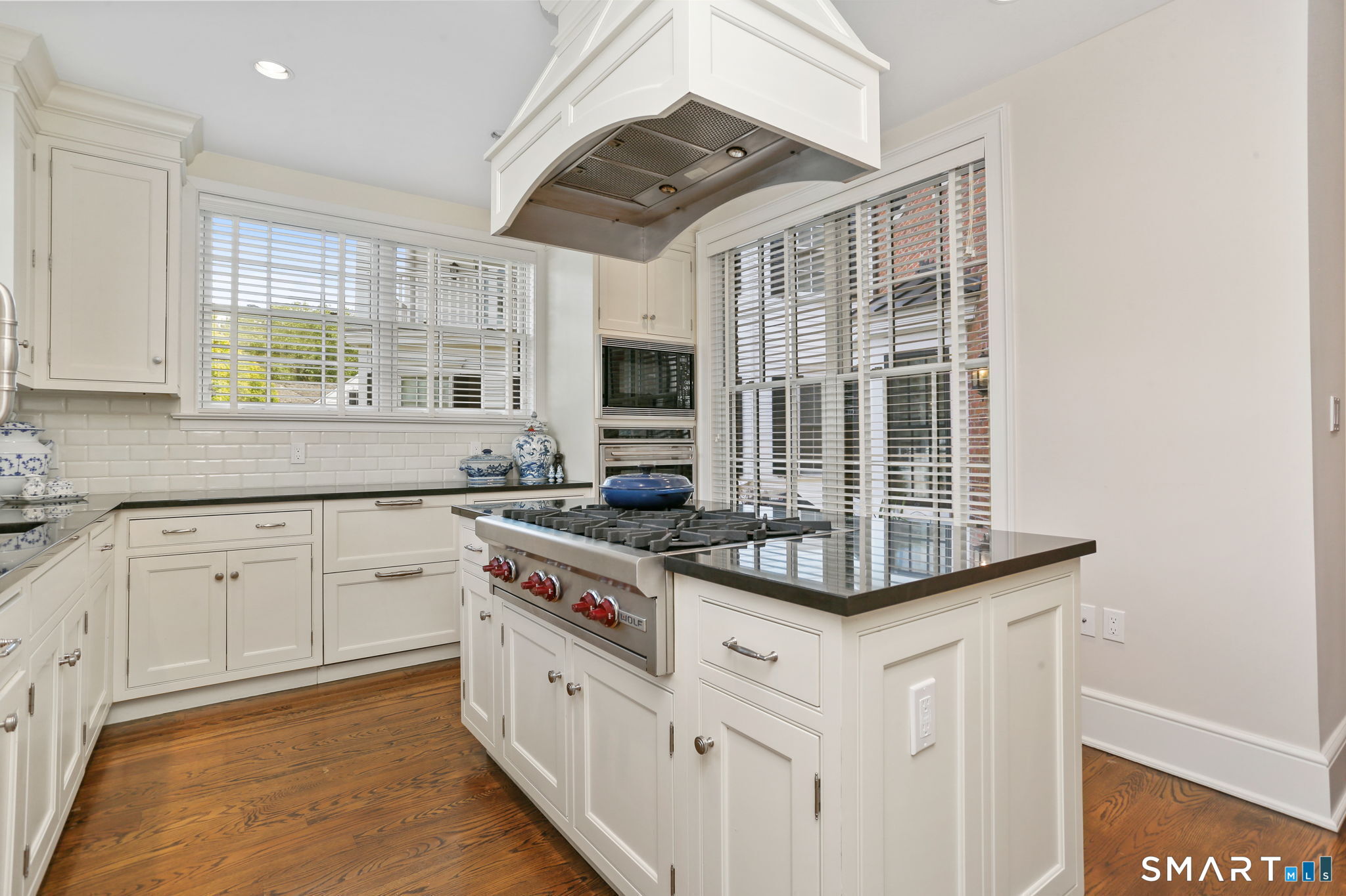 2 Elmwood Drive Unit: 2