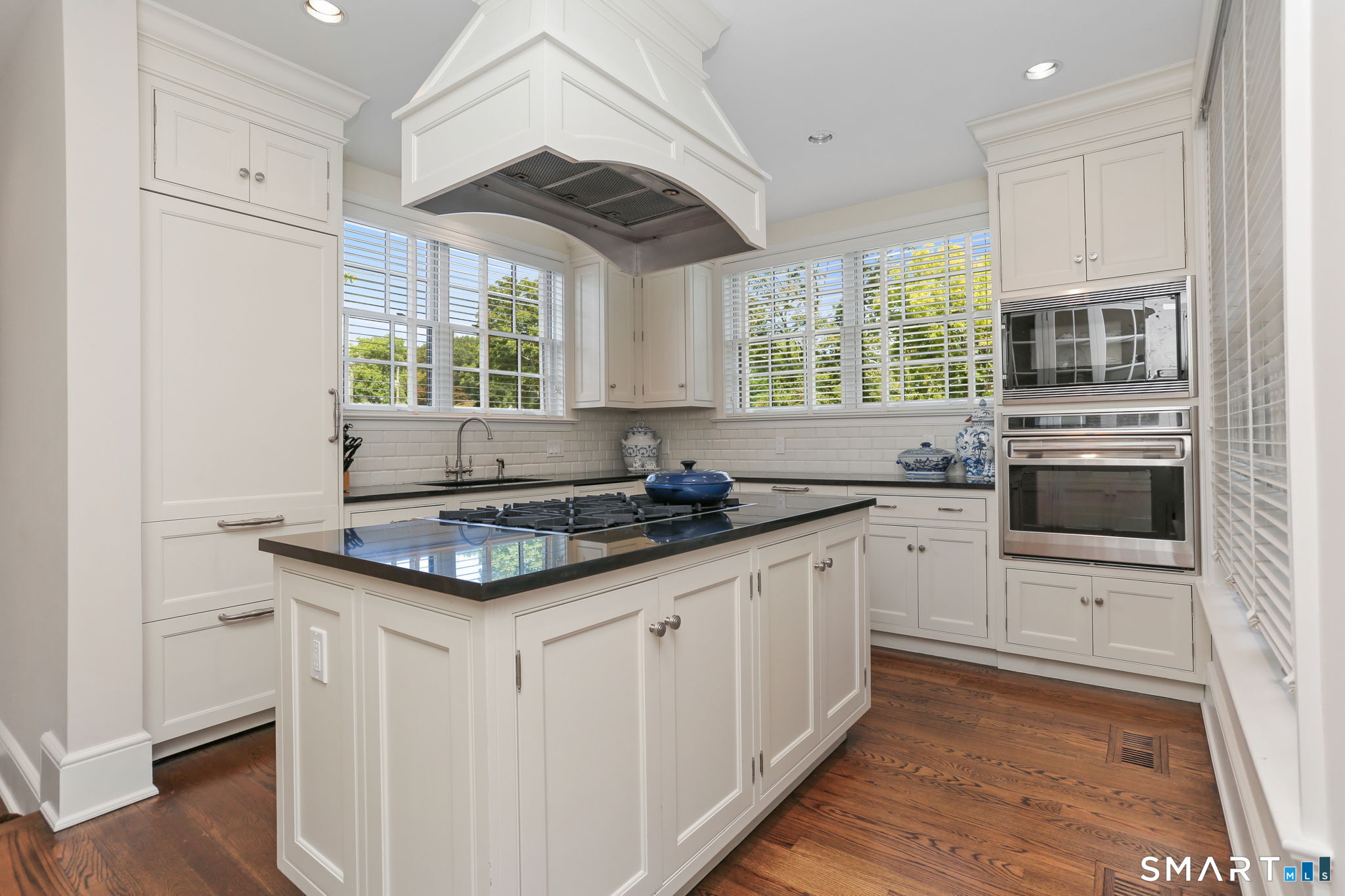 2 Elmwood Drive Unit: 2