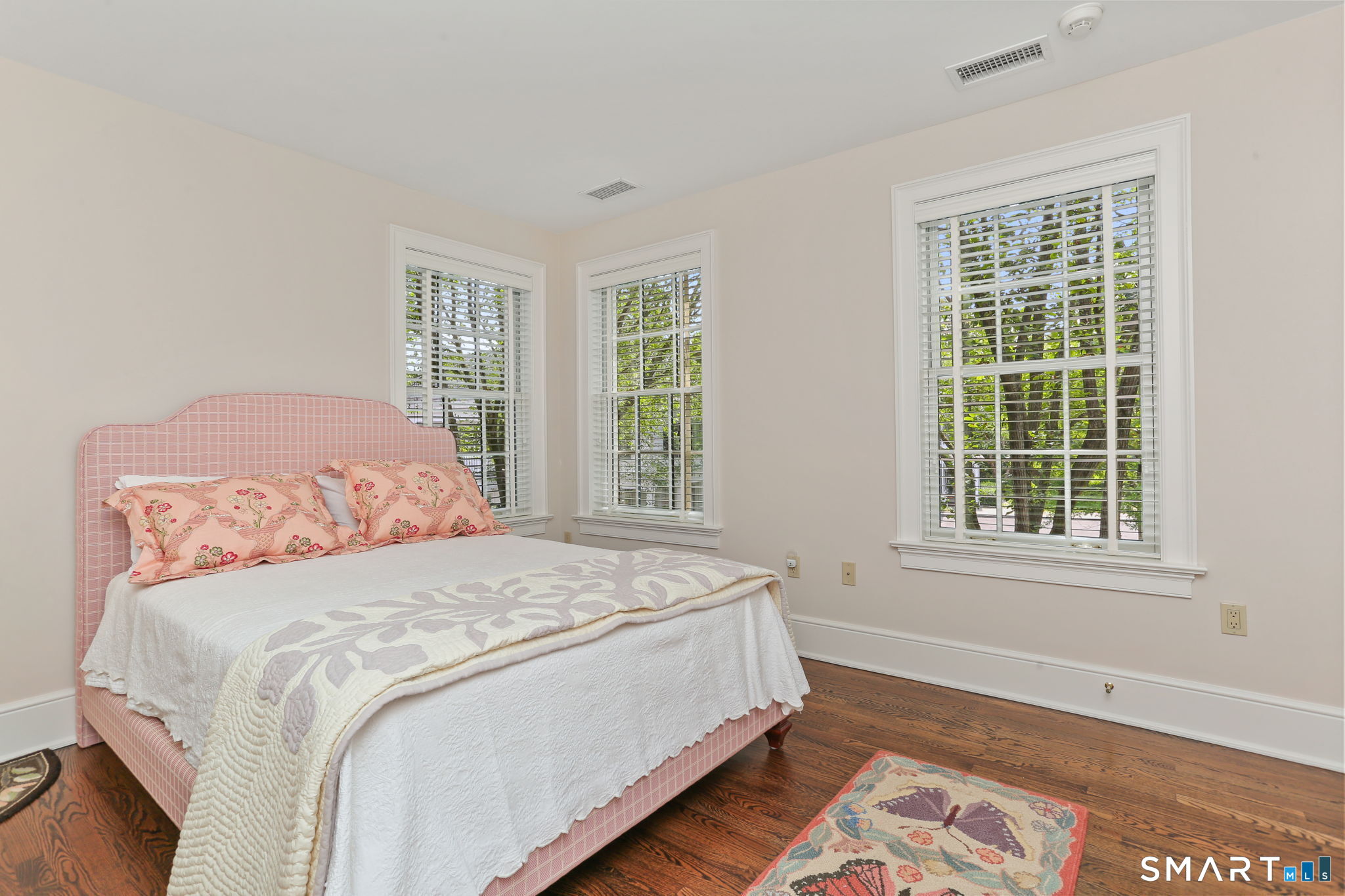 2 Elmwood Drive Unit: 2
