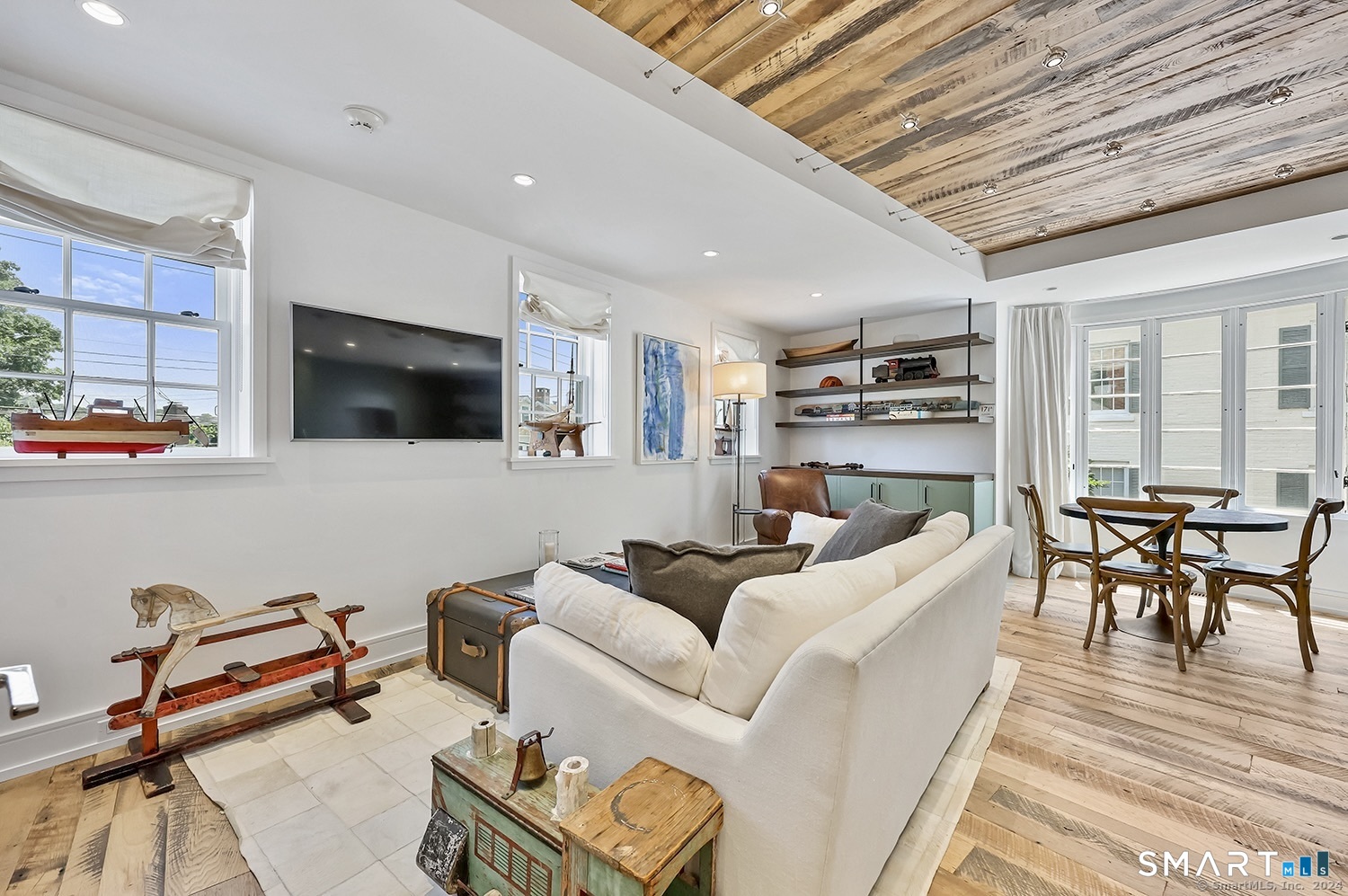 236 Main Street Unit: 236
