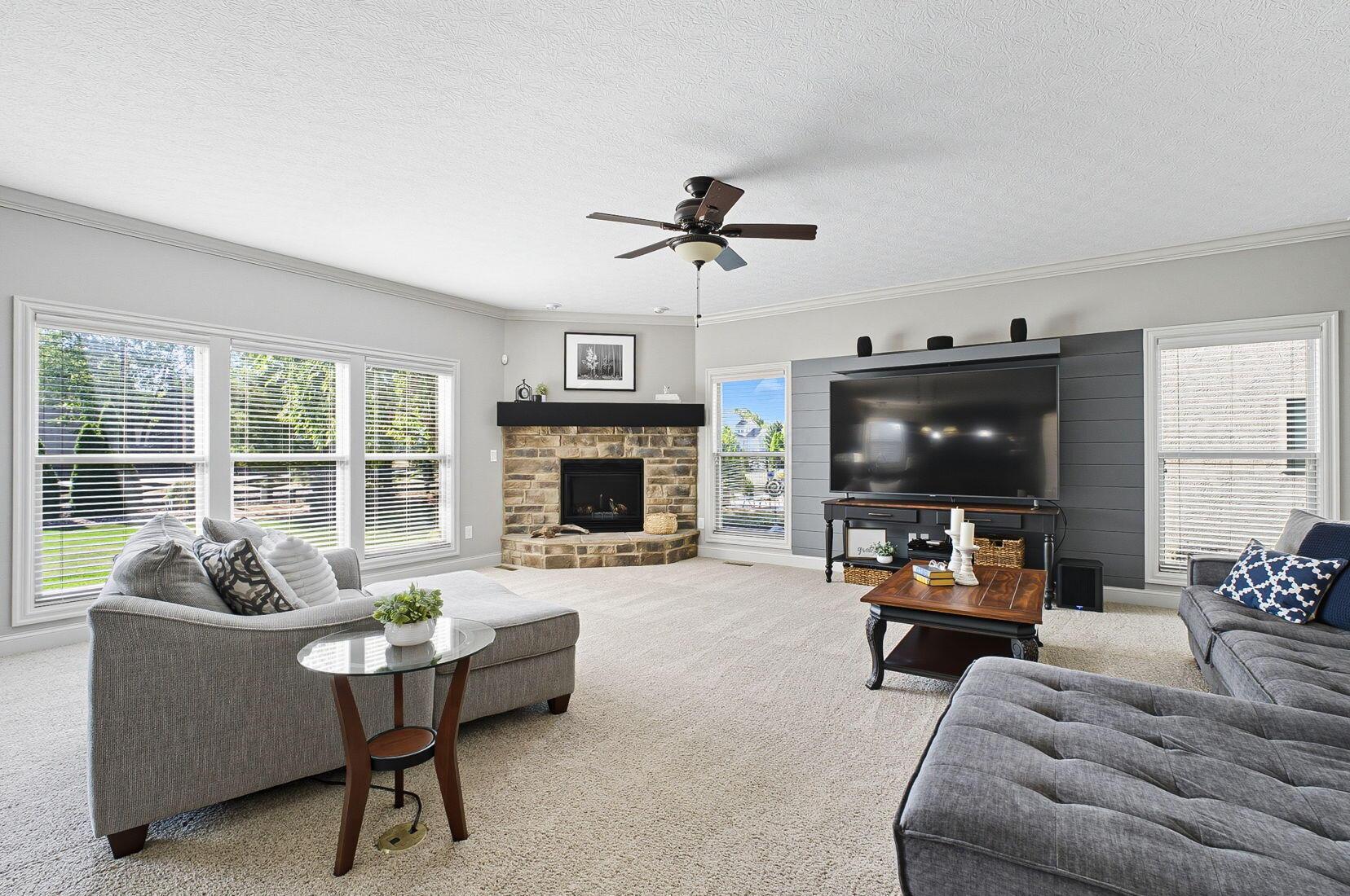 6460 Bromfield Drive
