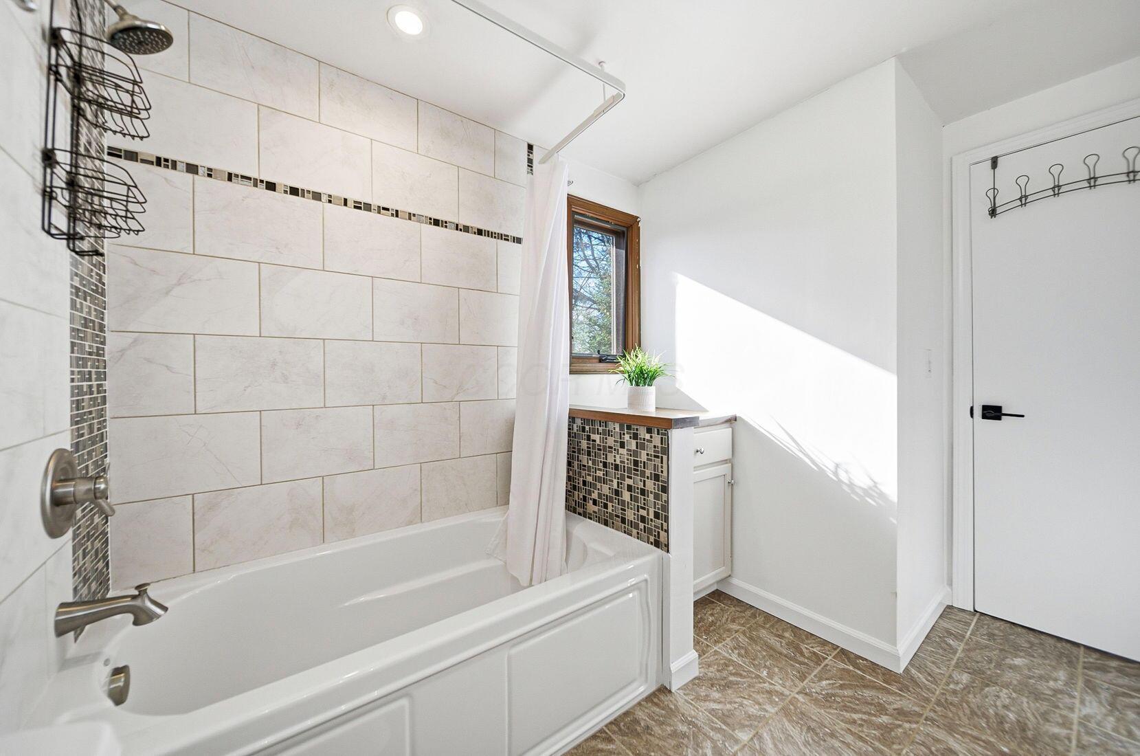 128 Winter Green Loop SW