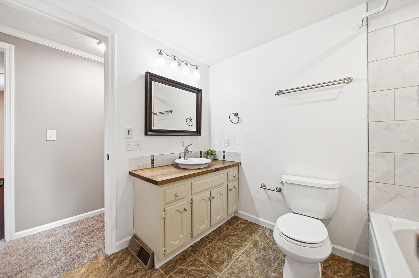 128 Winter Green Loop SW