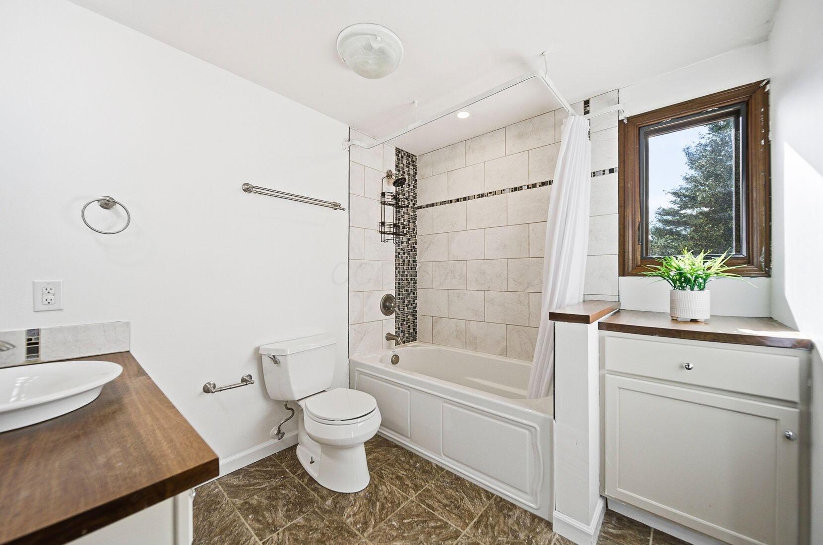 128 Winter Green Loop SW