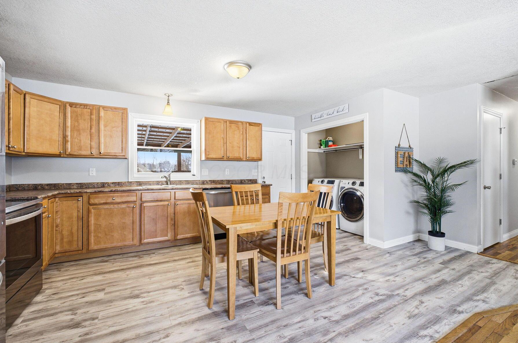 83 W Madison Drive NE