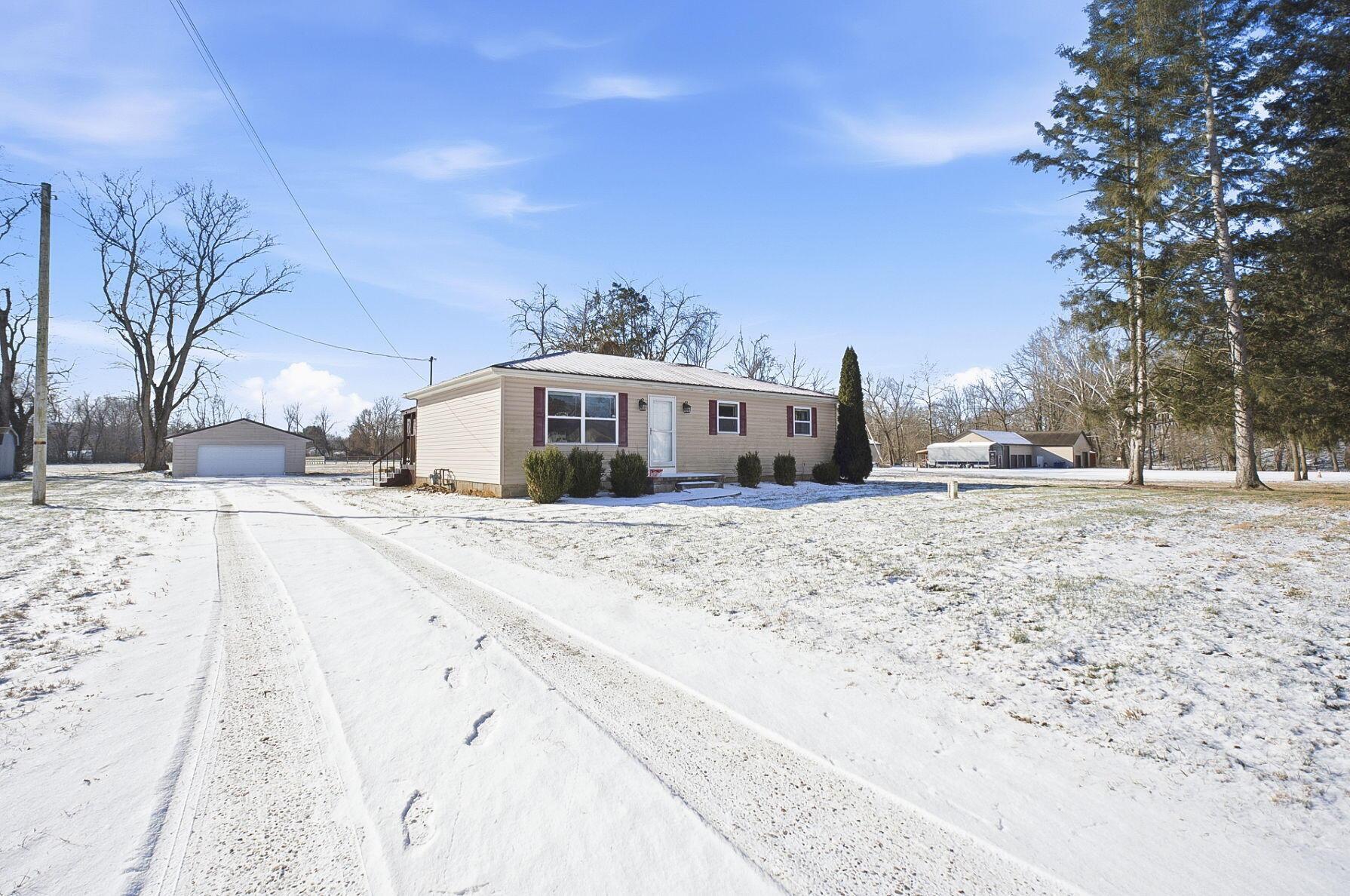 83 W Madison Drive NE