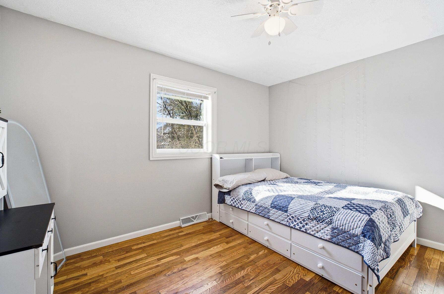 83 W Madison Drive NE