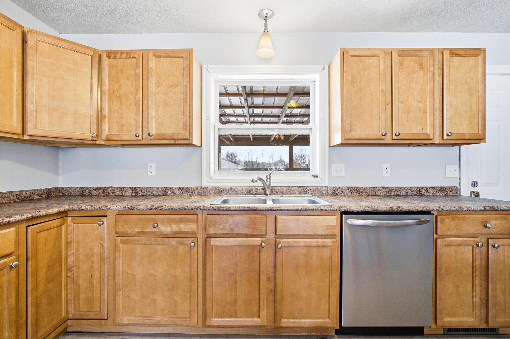 83 W Madison Drive NE