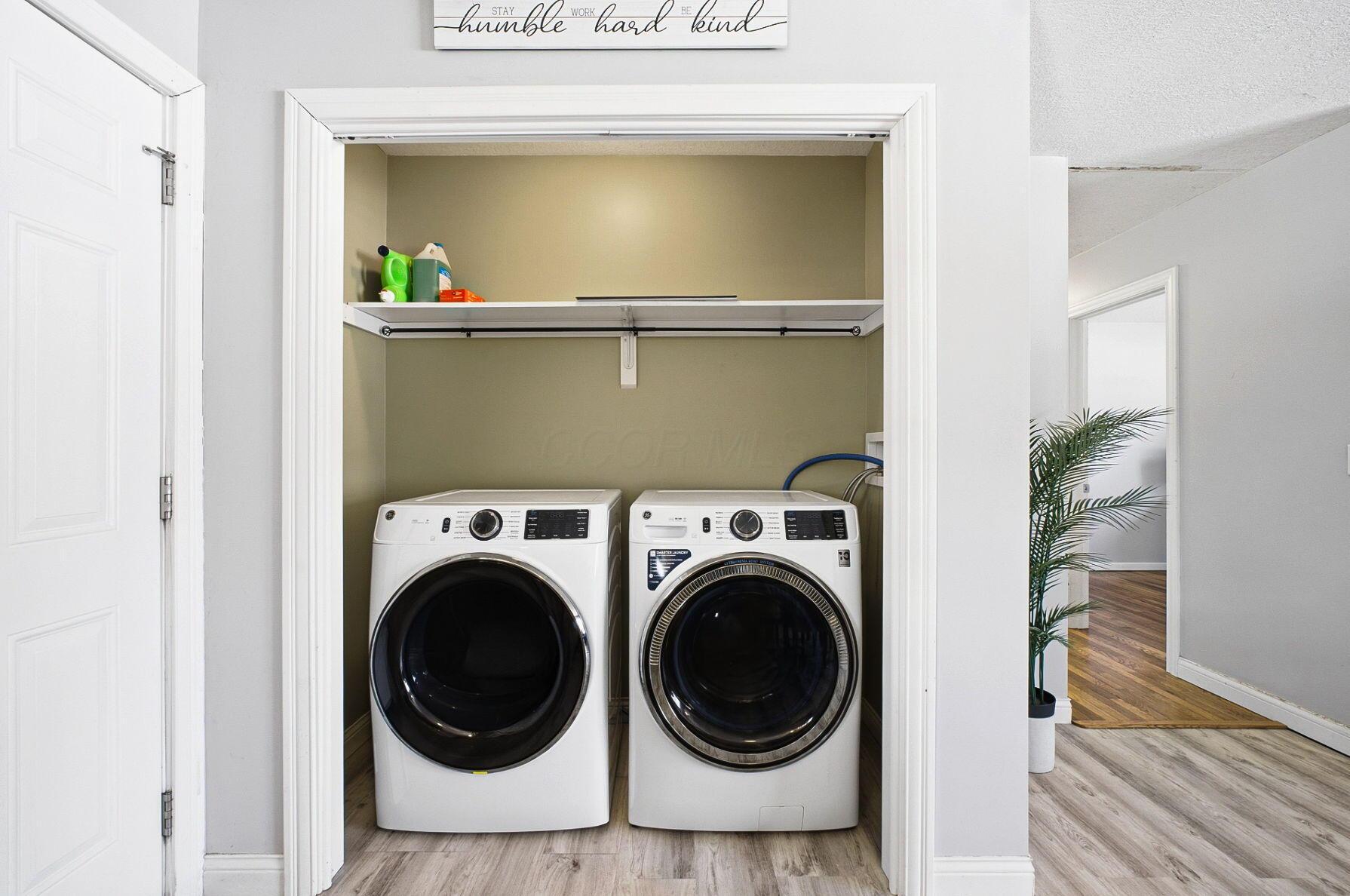 83 W Madison Drive NE