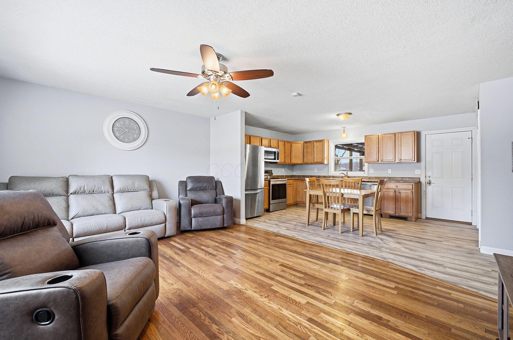 83 W Madison Drive NE