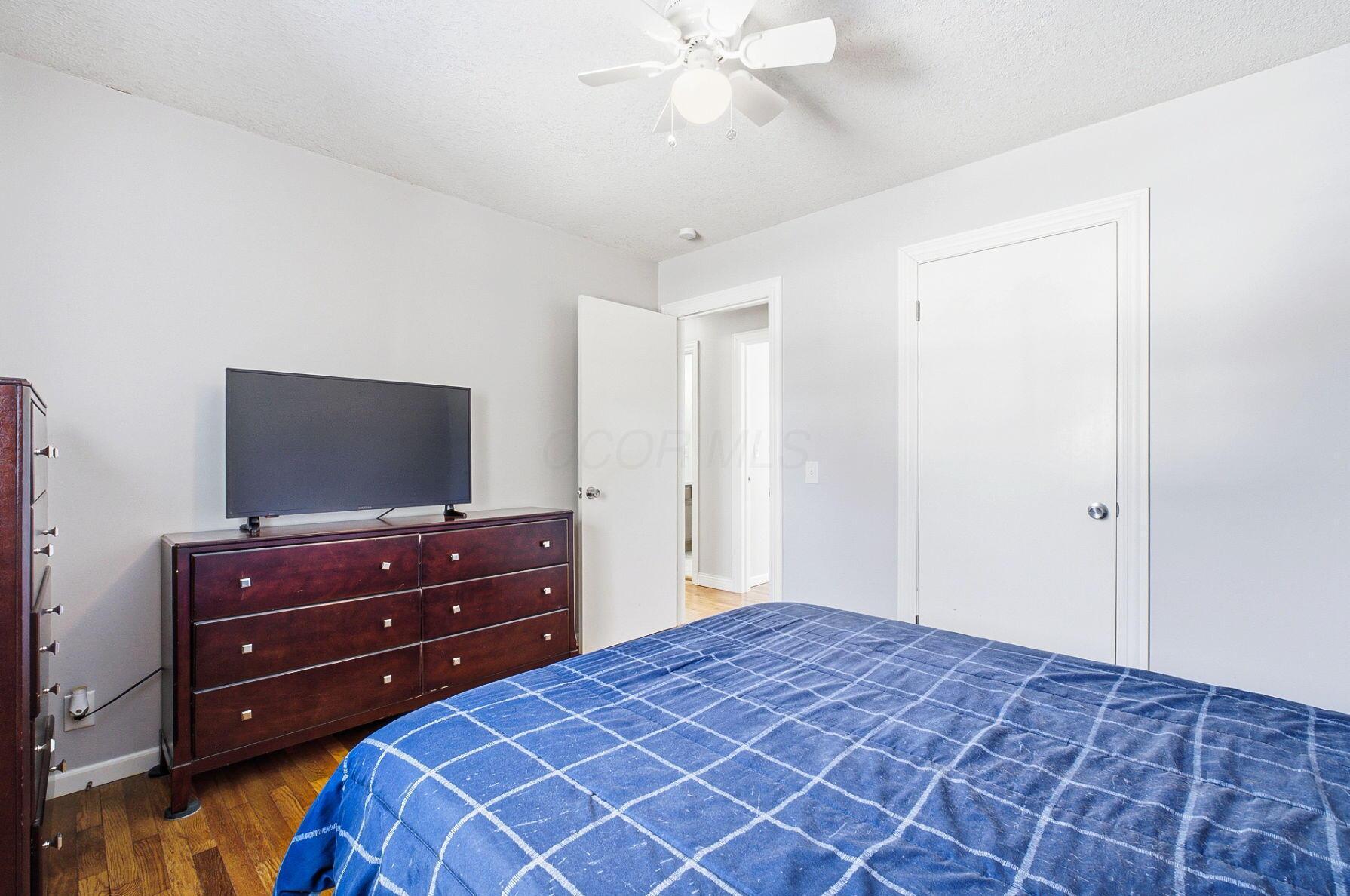 83 W Madison Drive NE