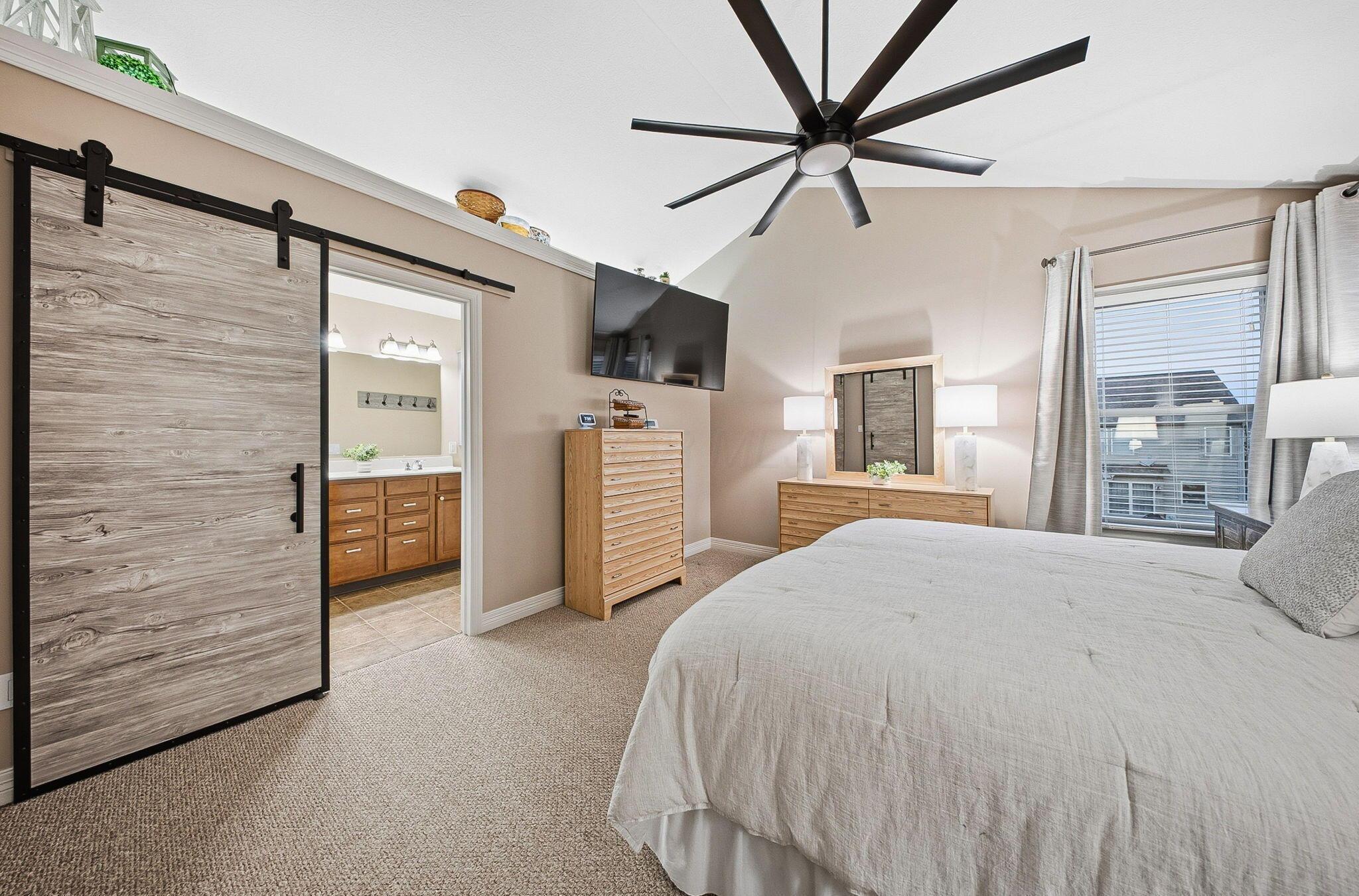 565 Apple Valley Circle