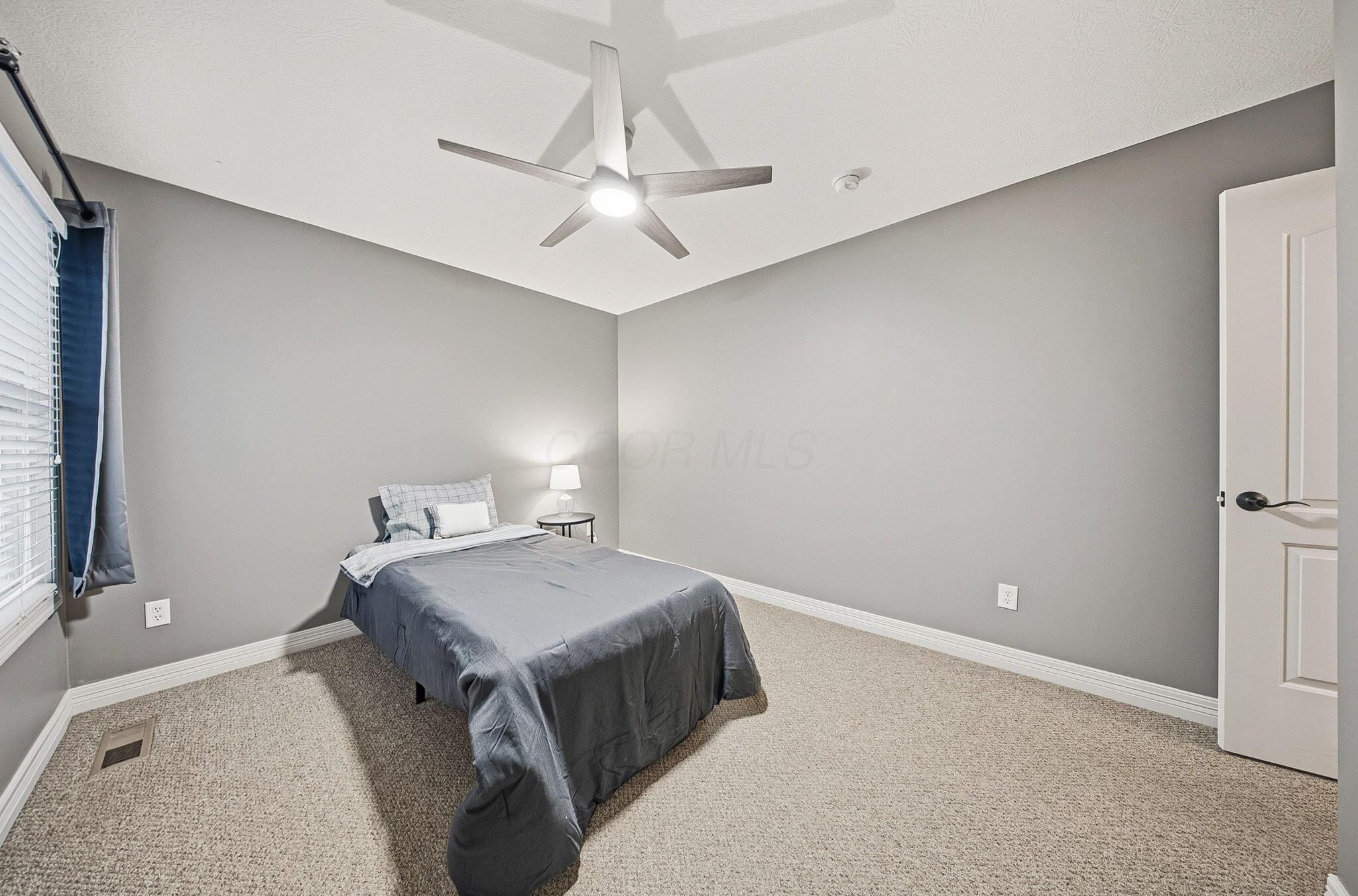 565 Apple Valley Circle