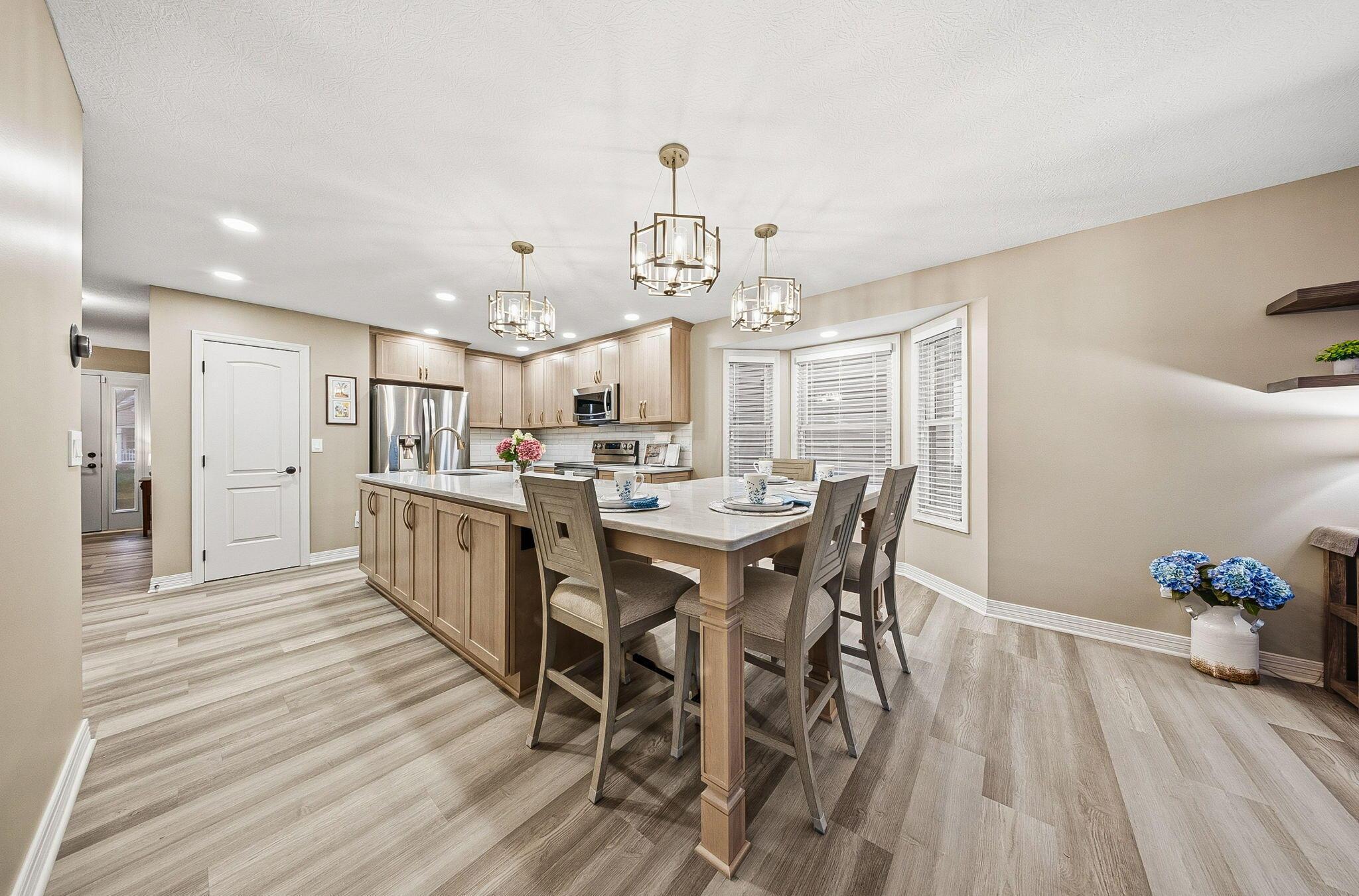 565 Apple Valley Circle