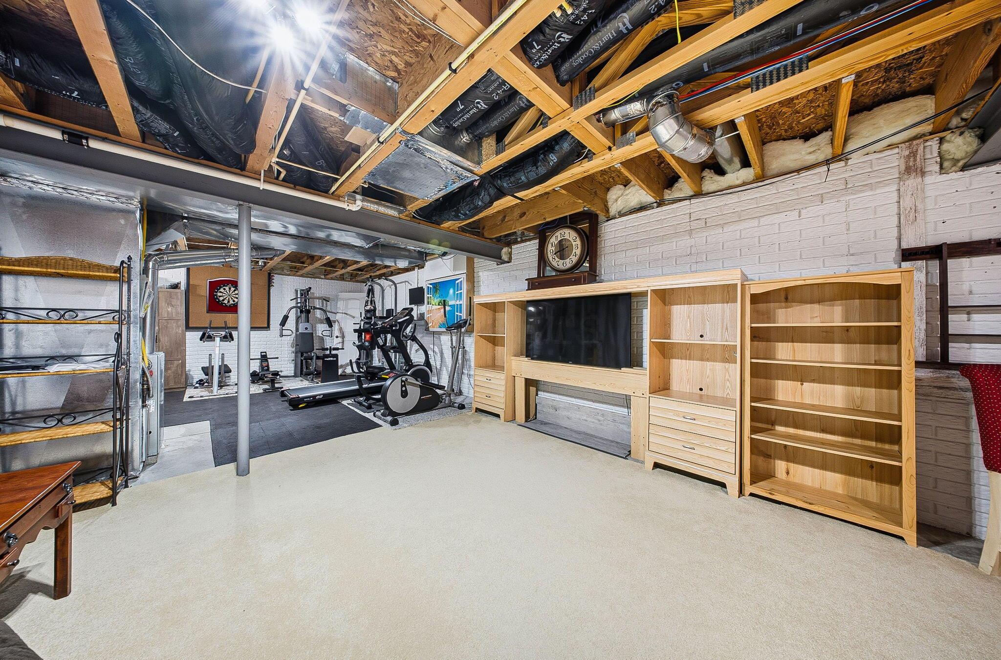 565 Apple Valley Circle