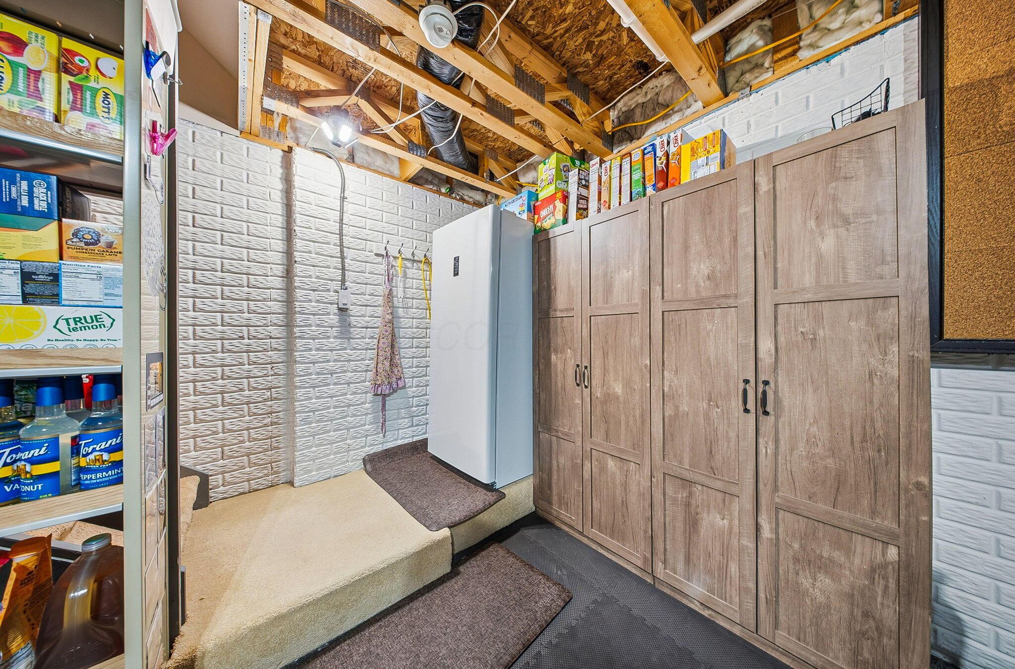 565 Apple Valley Circle