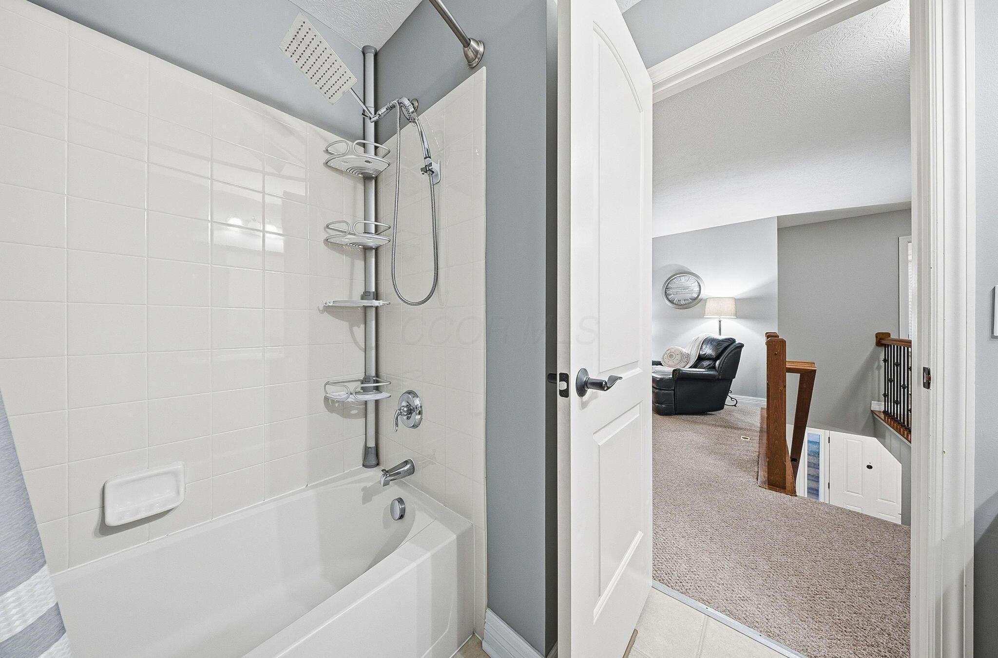 565 Apple Valley Circle