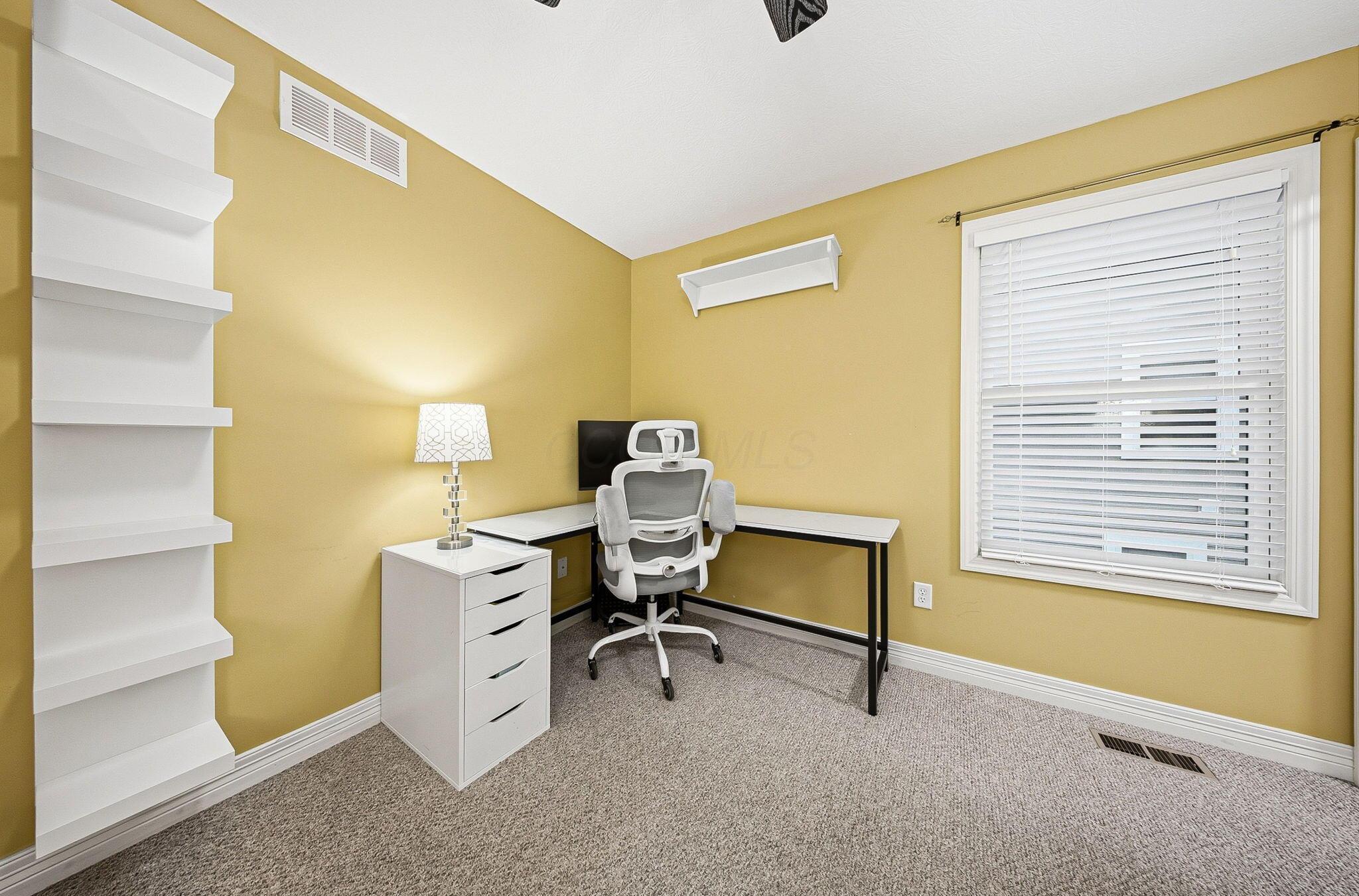 565 Apple Valley Circle