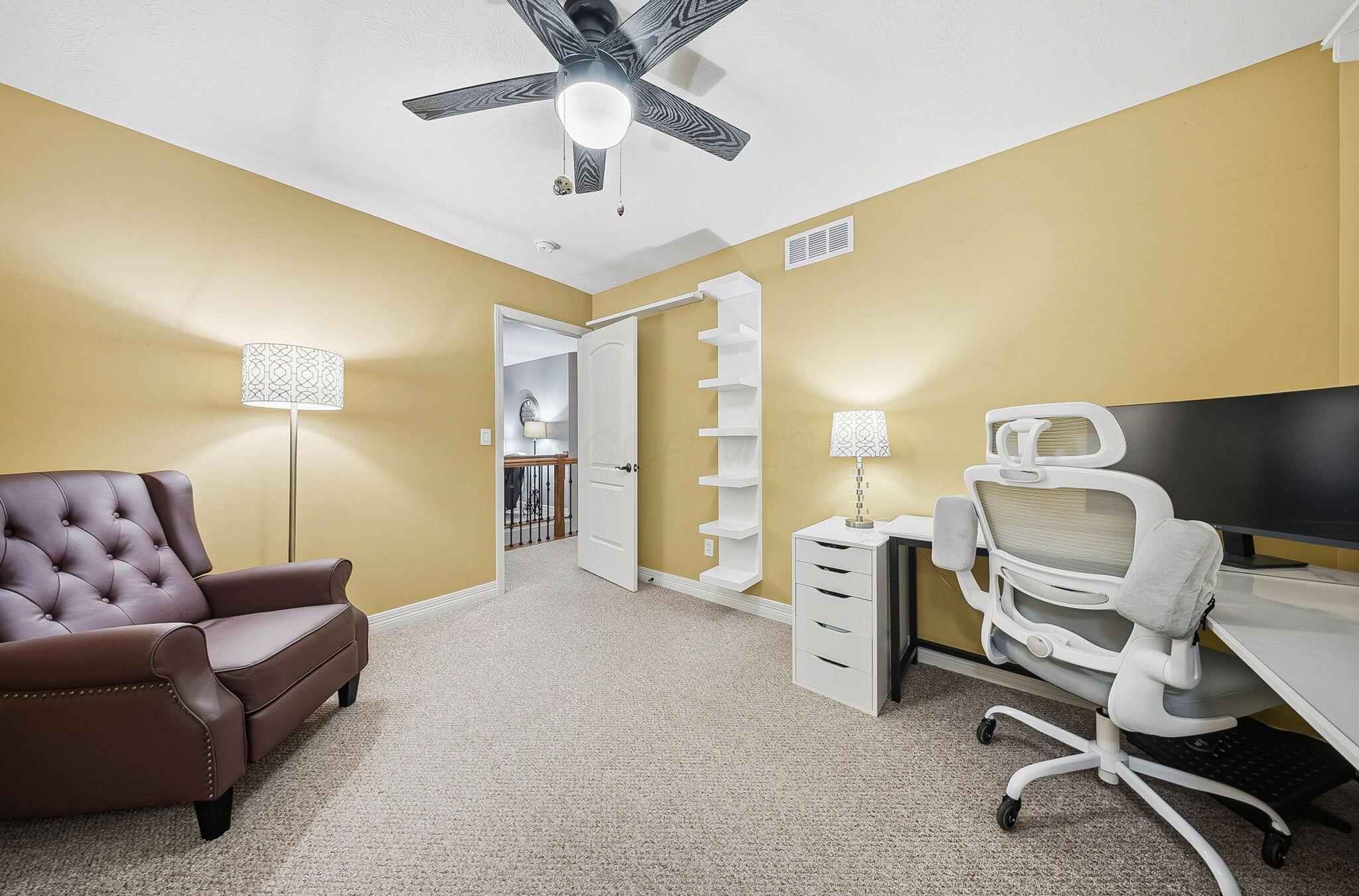 565 Apple Valley Circle