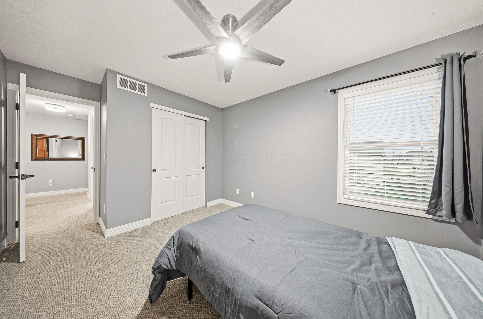 565 Apple Valley Circle